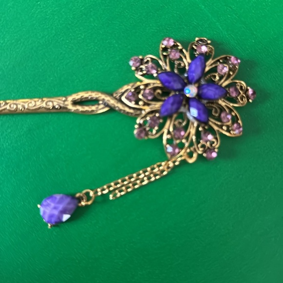 Hair accessories - Picture 3 of 3